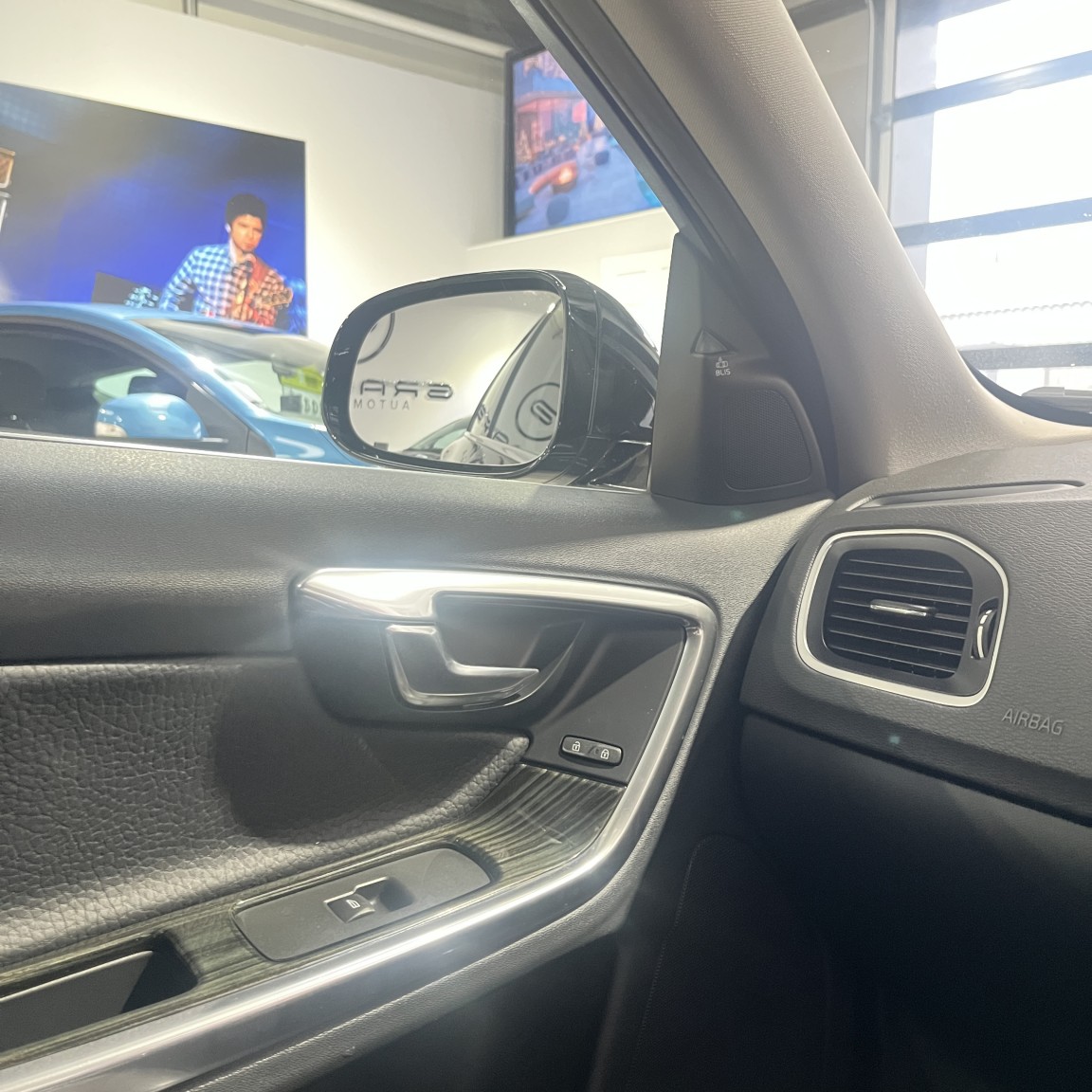 Used Volvo V60 2013 for sale - 77129648: Photo 33