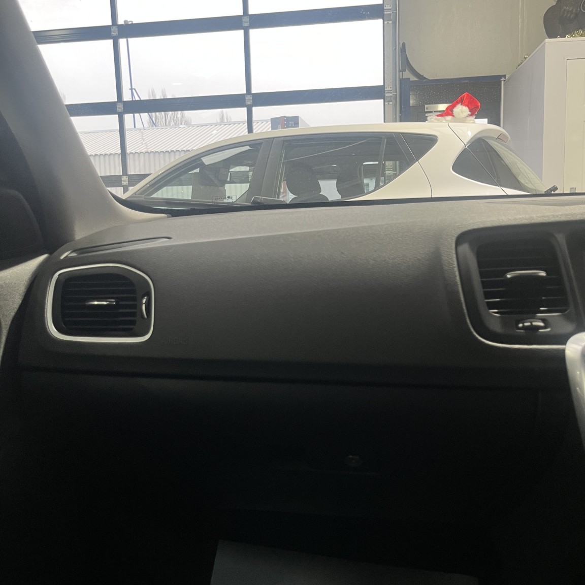 Used Volvo V60 2013 for sale - 77129648: Photo 36