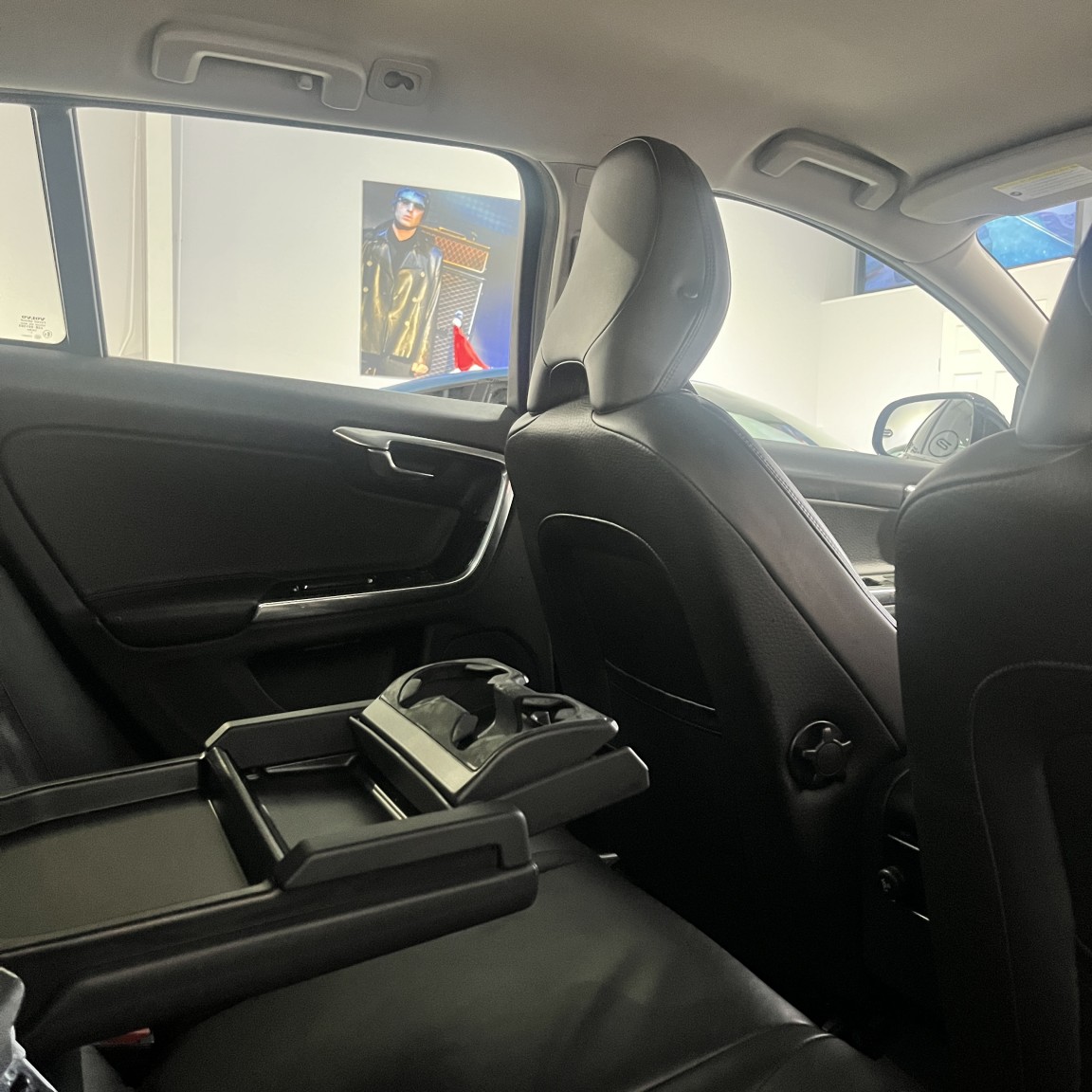 Used Volvo V60 2013 for sale - 77129648: Photo 39