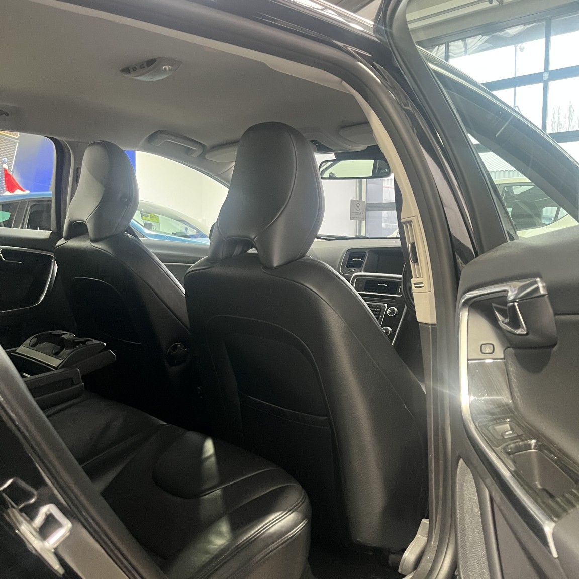 Used Volvo V60 2013 for sale - 77129648: Photo 42