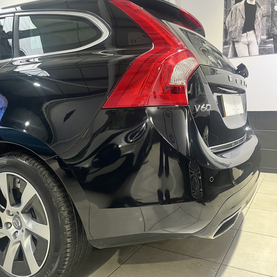Used Volvo V60 2013 for sale - 77129648: Photo 55