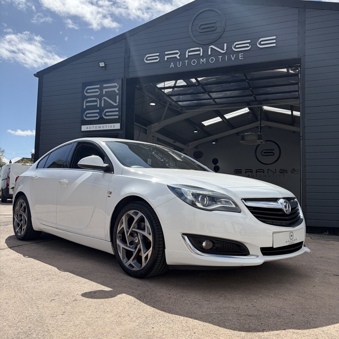 Used Vauxhall Insignia 2016 for sale - 78213481: Photo 2