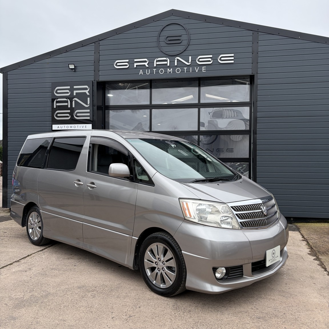 Used Toyota Alphard 2020 for sale - 78062206: Photo 2