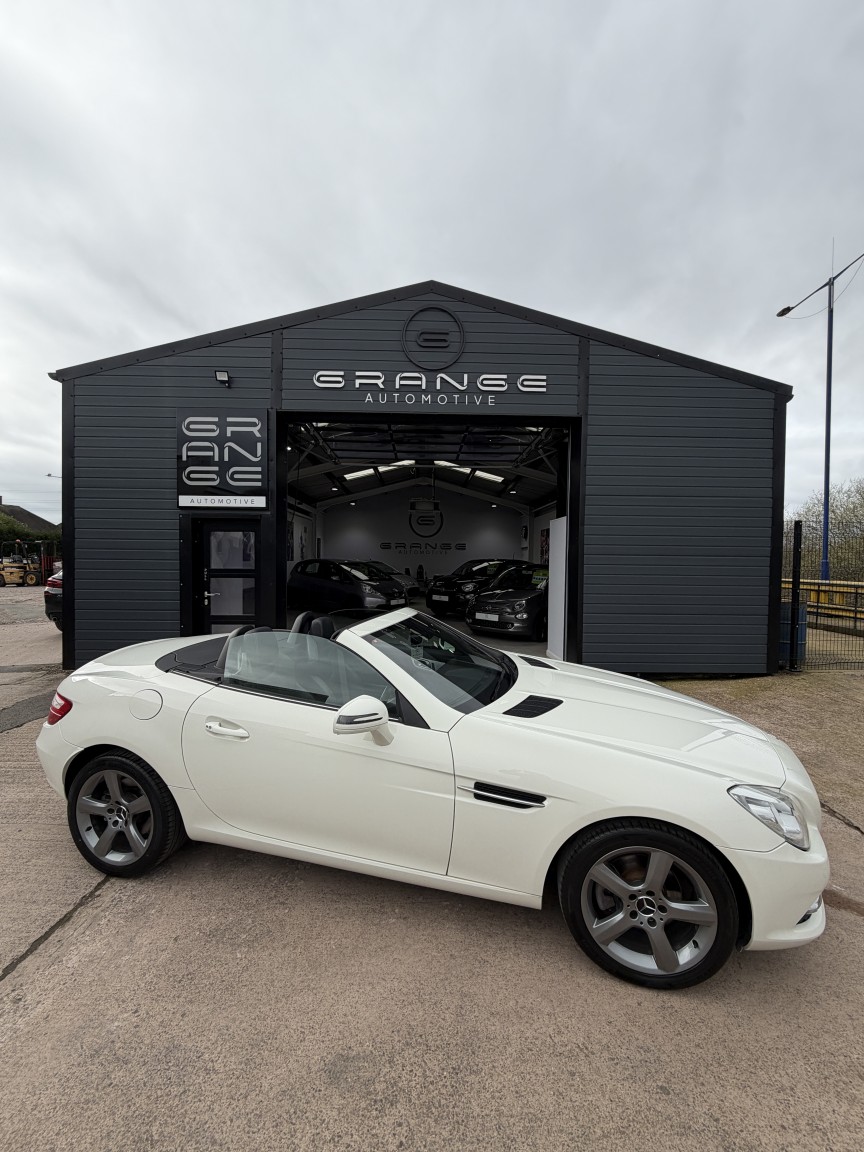 Used Mercedes-Benz SLK 2011 for sale - 77897820: Photo 2
