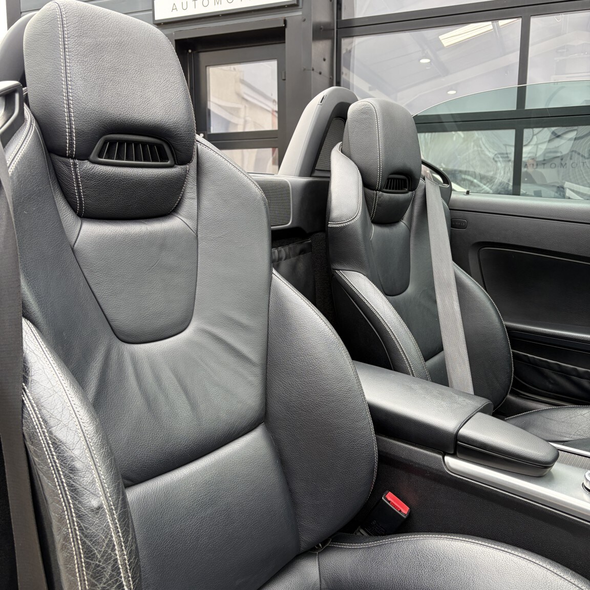 Used Mercedes-Benz SLK 2011 for sale - 77897820: Photo 20