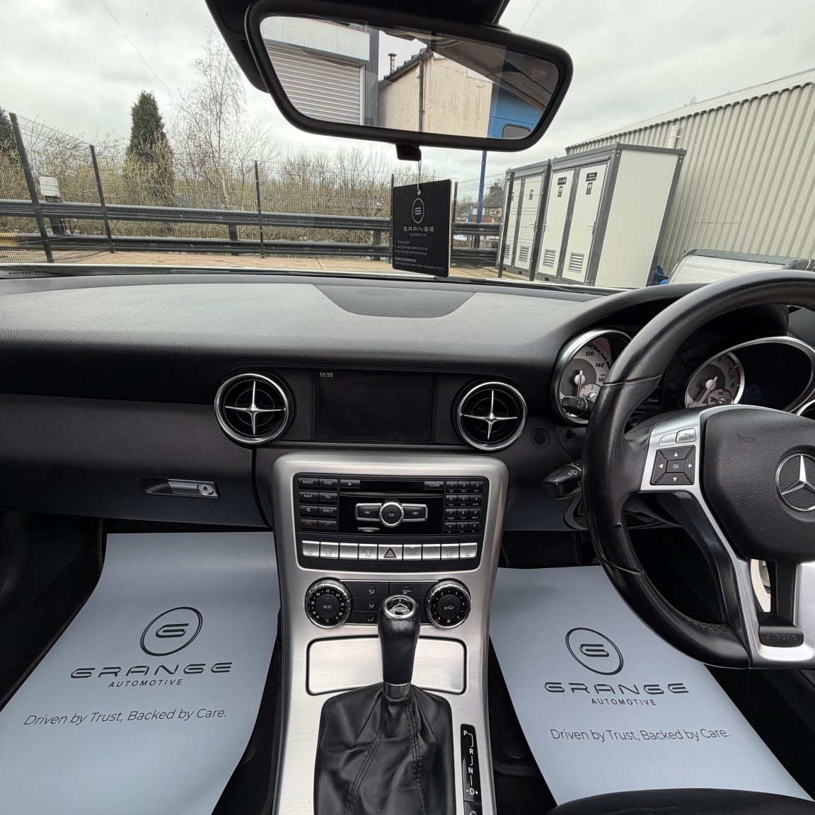 Used Mercedes-Benz SLK 2011 for sale - 77897820: Photo 4