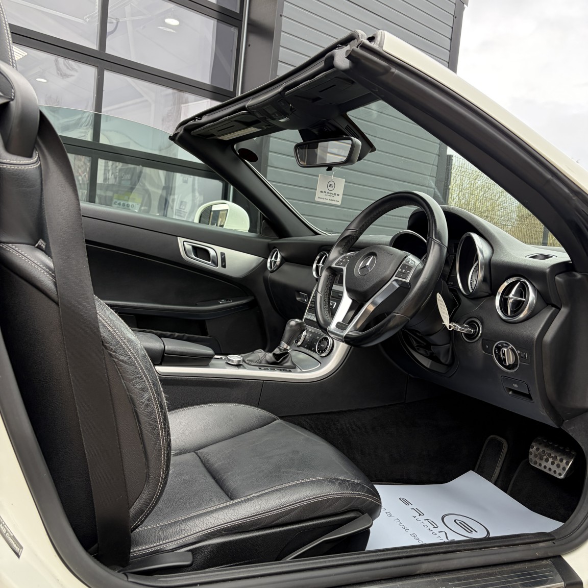 Used Mercedes-Benz SLK 2011 for sale - 77897820: Photo 5