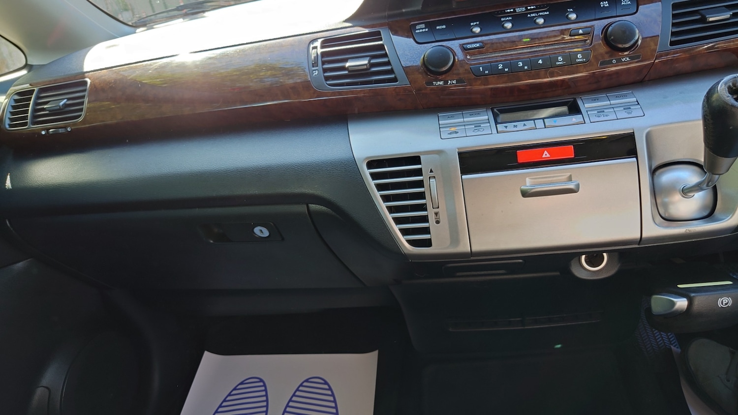 Used Honda FR-V 2005 for sale - 76102022: Photo 11
