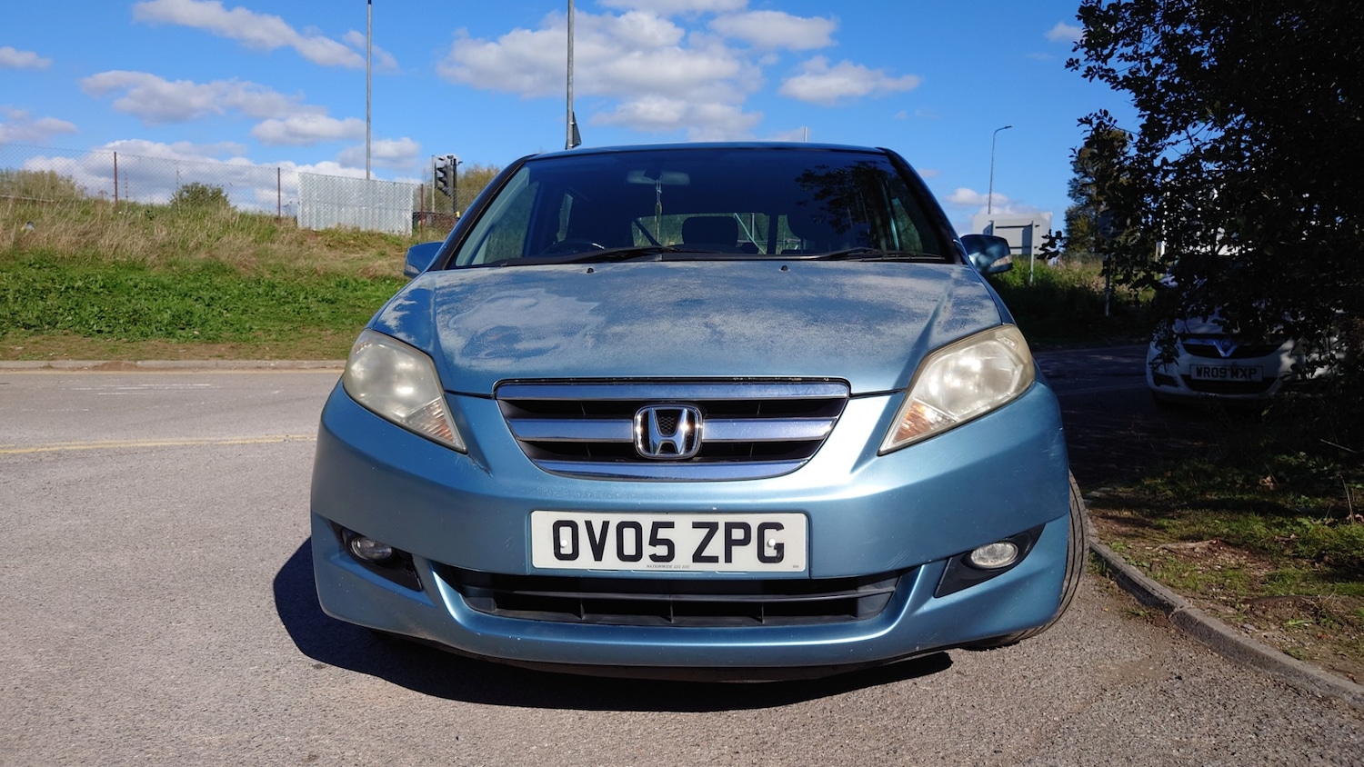 Used Honda FR-V 2005 for sale - 76102022: Photo 2