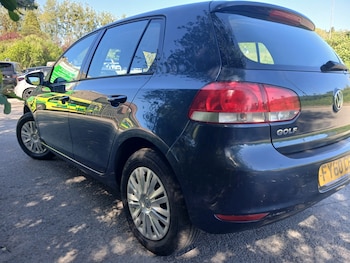 Used Volkswagen Golf 2010 for sale - 77636335: Photo