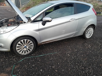 Used Ford Fiesta 2010 for sale - 76707000: Photo