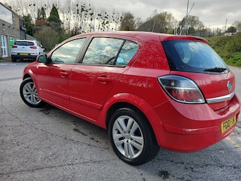 Used Vauxhall Astra 2010 for sale - 77820003: Photo
