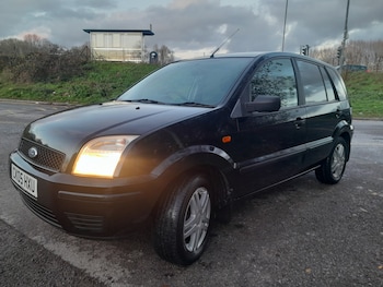 Used Ford Fusion 2005 for sale - 76618550: Photo