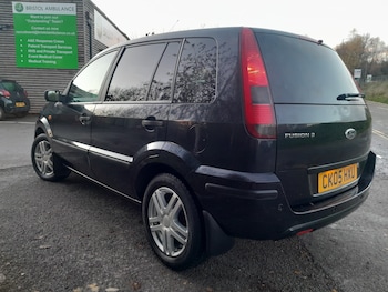 Used Ford Fusion 2005 for sale - 76618550: Photo