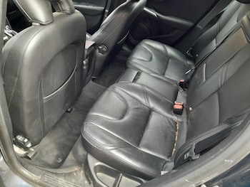Used Volvo V40 2015 for sale - 76076640: Photo