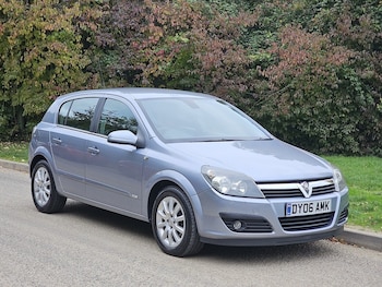 Vauxhall - Astra