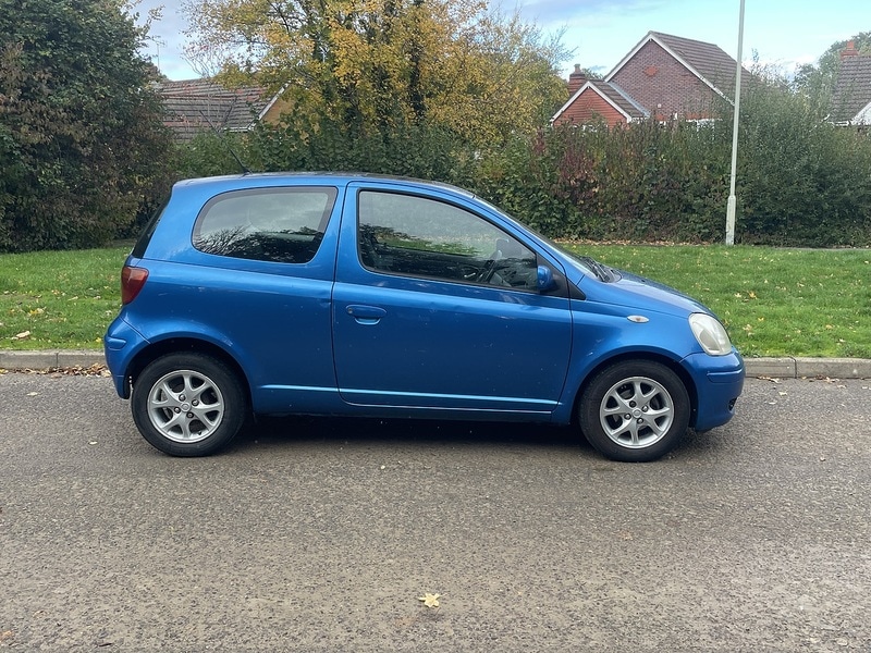 Used Toyota Yaris 2003 for sale - 76376389: Photo 2