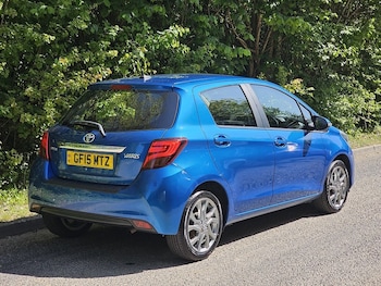Used Toyota Yaris 2015 for sale - 76228723: Photo