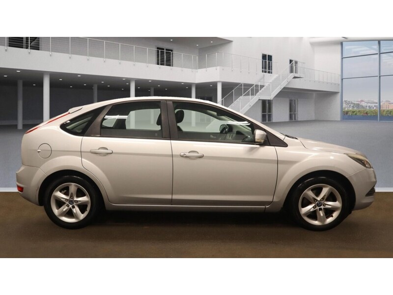 Used Ford Focus 2010 for sale - 76510375: Photo 5