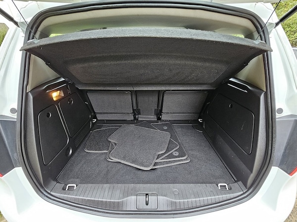 Used Vauxhall Meriva 2015 for sale - 76292177: Photo 8