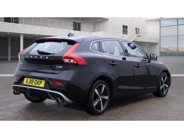 Used Volvo V40 2018 for sale - 76292181: Photo 2