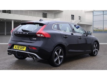 Used Volvo V40 2018 for sale - 76292181: Photo 2