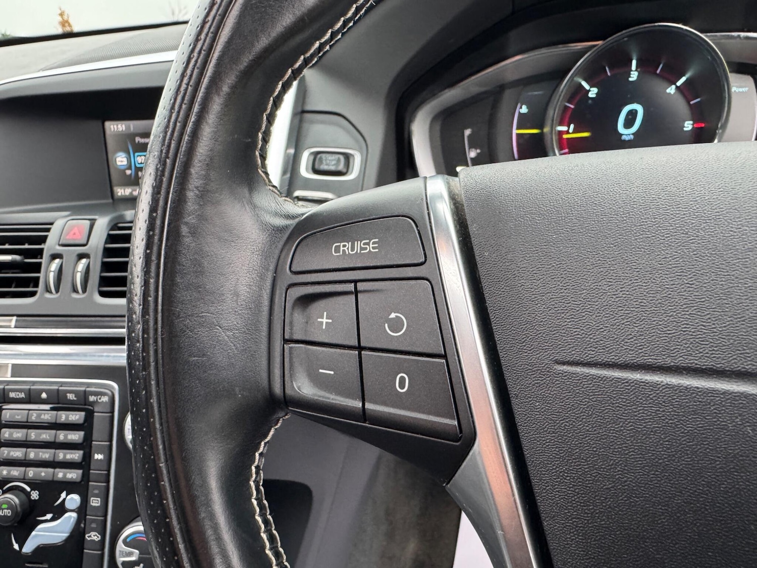 Used Volvo XC60 2014 for sale - 76512222: Photo 57