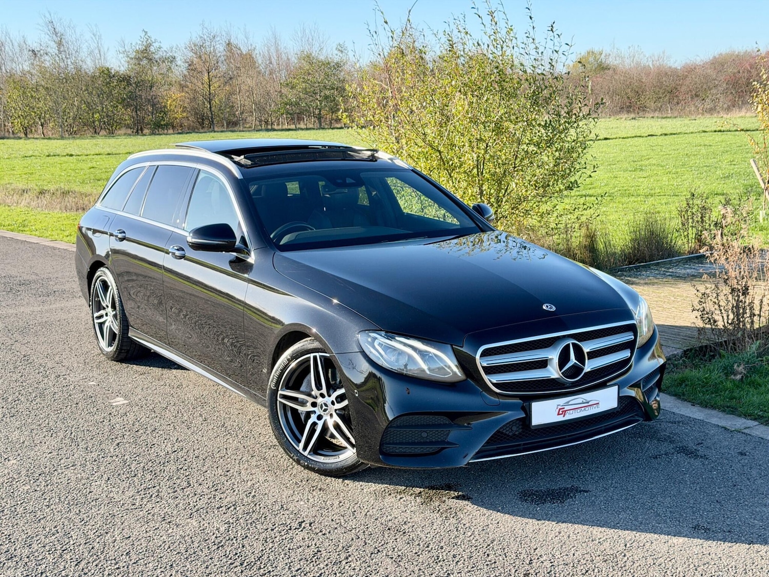 Used Mercedes-Benz E Class 2019 for sale - 76634041: Photo 3