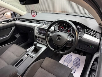 Used Volkswagen Passat 2015 for sale - 78705102: Photo