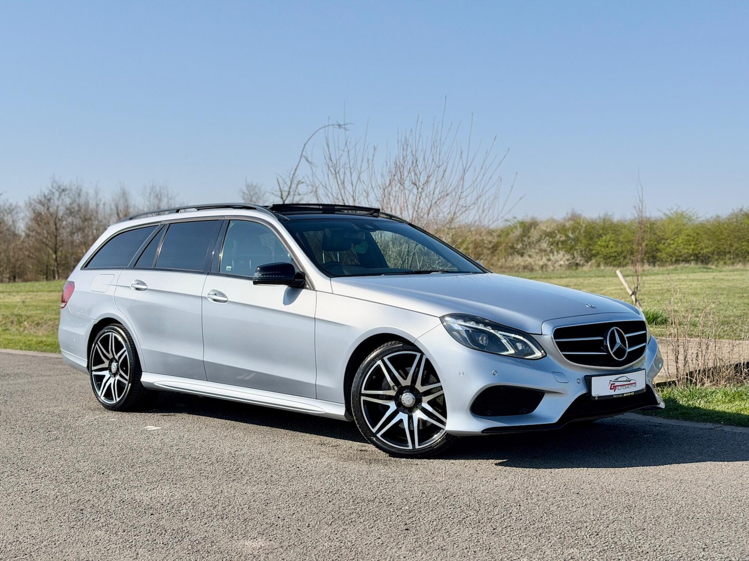 Used Mercedes-Benz E Class for sale - 77958176: Photo 3