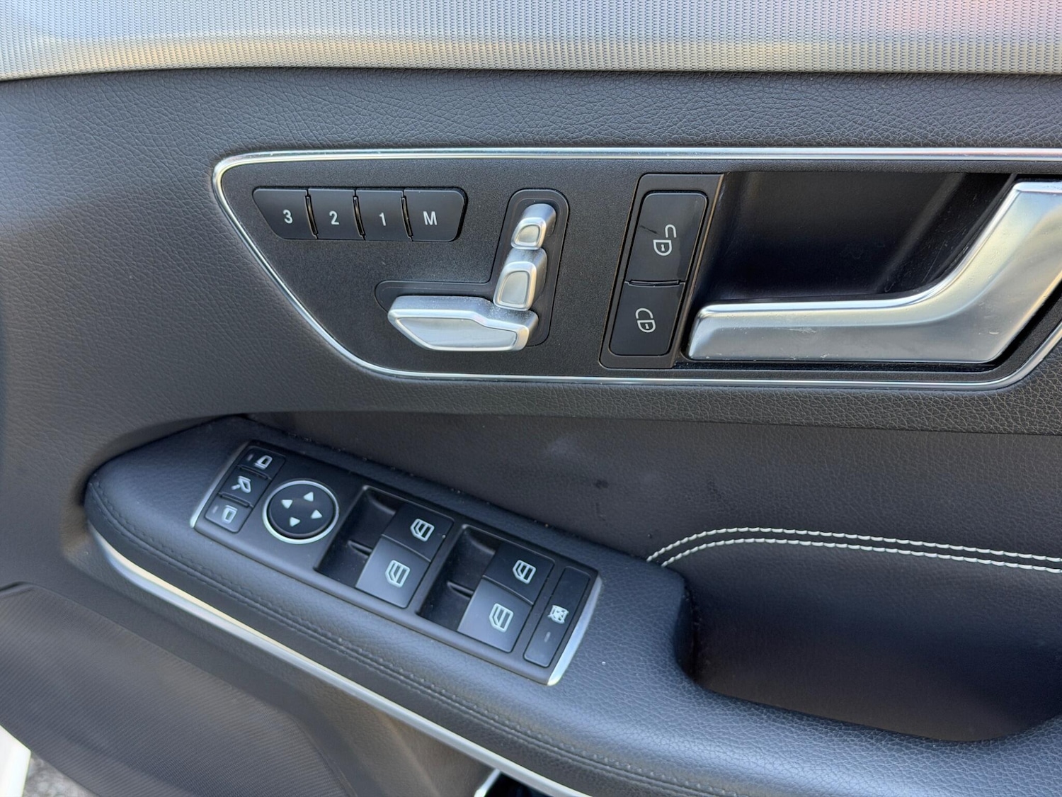 Used Mercedes-Benz E Class for sale - 77958176: Photo 33