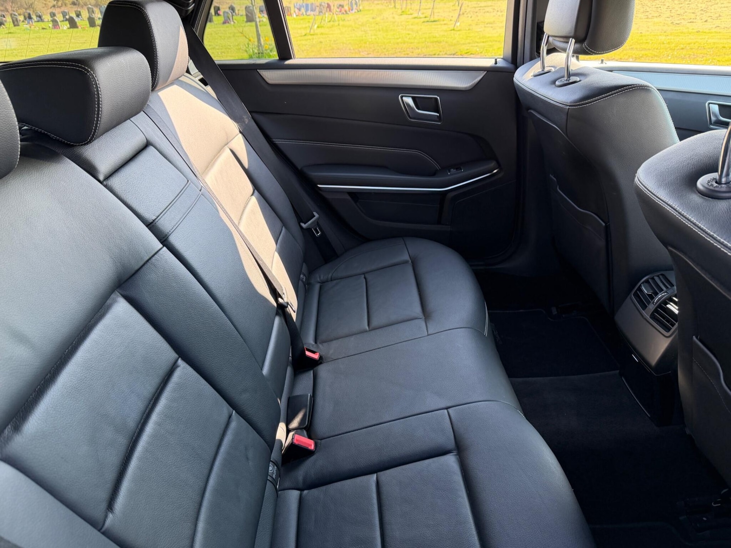 Used Mercedes-Benz E Class for sale - 77958176: Photo 35