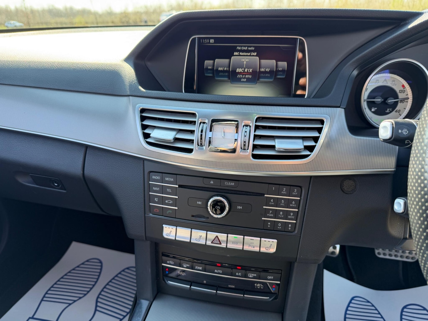 Used Mercedes-Benz E Class for sale - 77958176: Photo 53