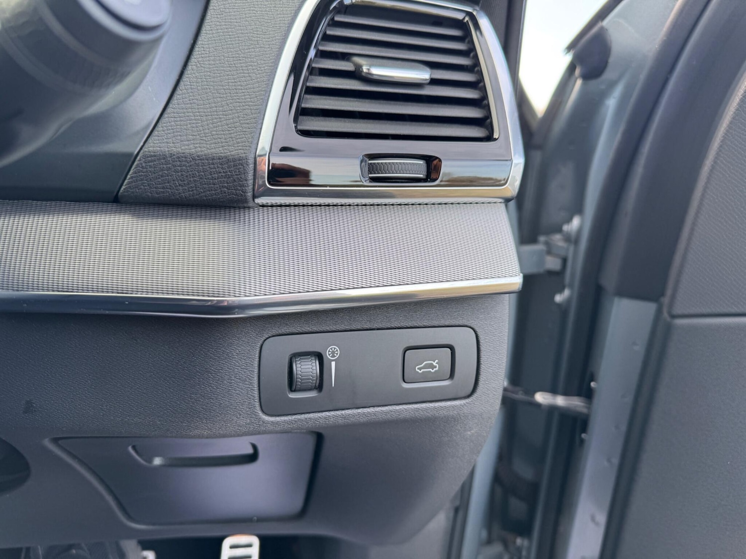 Used Volvo XC90 2016 for sale - 76994945: Photo 90