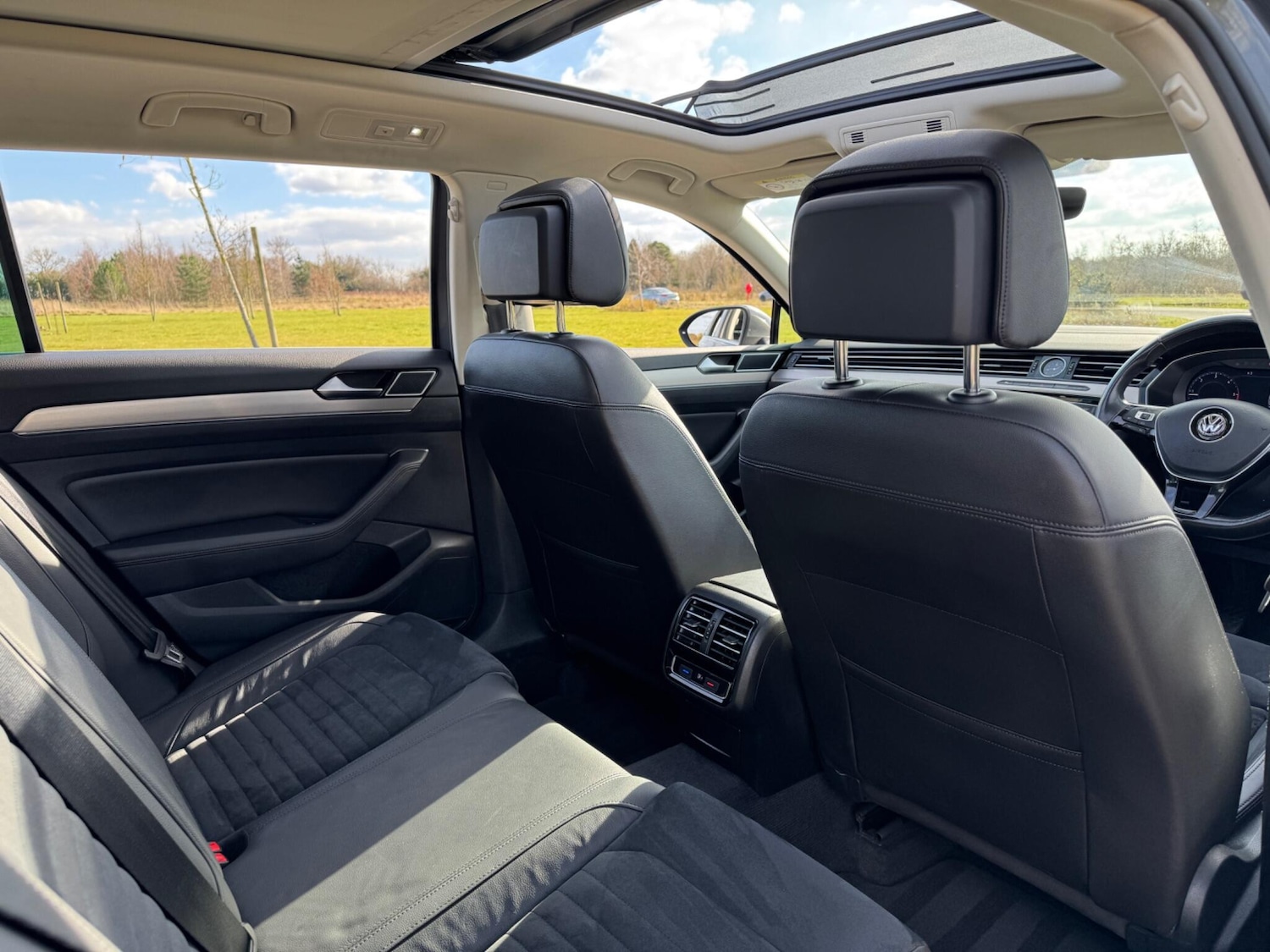 Used Volkswagen Passat 2016 for sale - 76521470: Photo 34