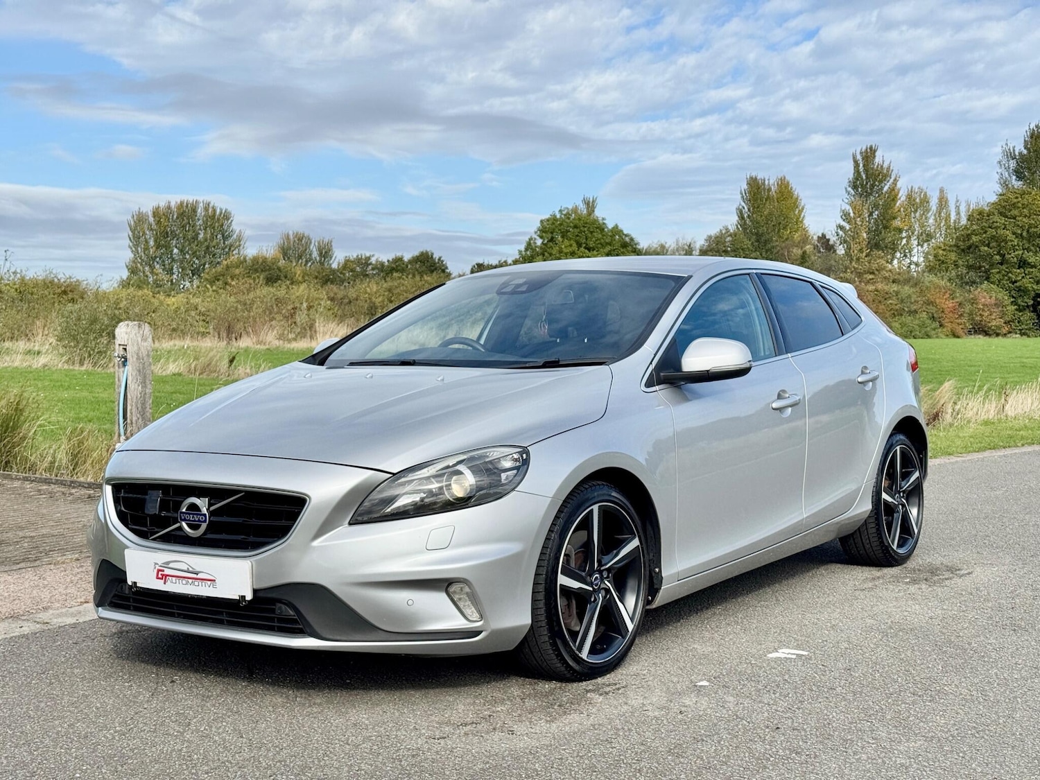 Used Volvo V40 2016 for sale - 76976825: Photo 16