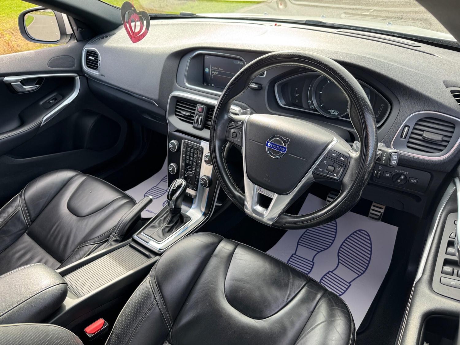 Used Volvo V40 2016 for sale - 76976825: Photo 2