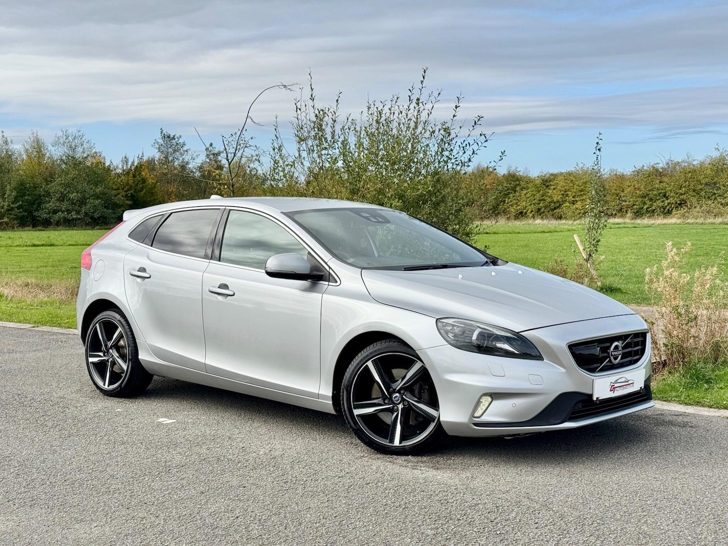 Used Volvo V40 2016 for sale - 76976825: Photo 4