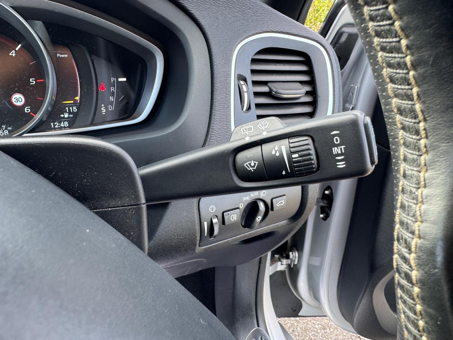 Used Volvo V40 2016 for sale - 76976825: Photo 55