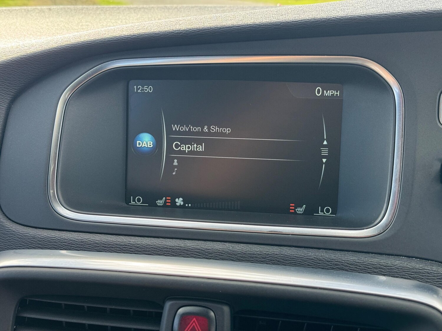 Used Volvo V40 2016 for sale - 76976825: Photo 63