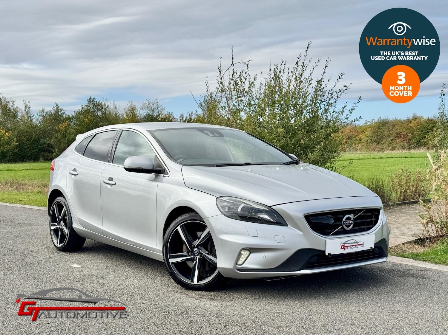Used Volvo V40 2016 for sale - 76361396: Photo 1