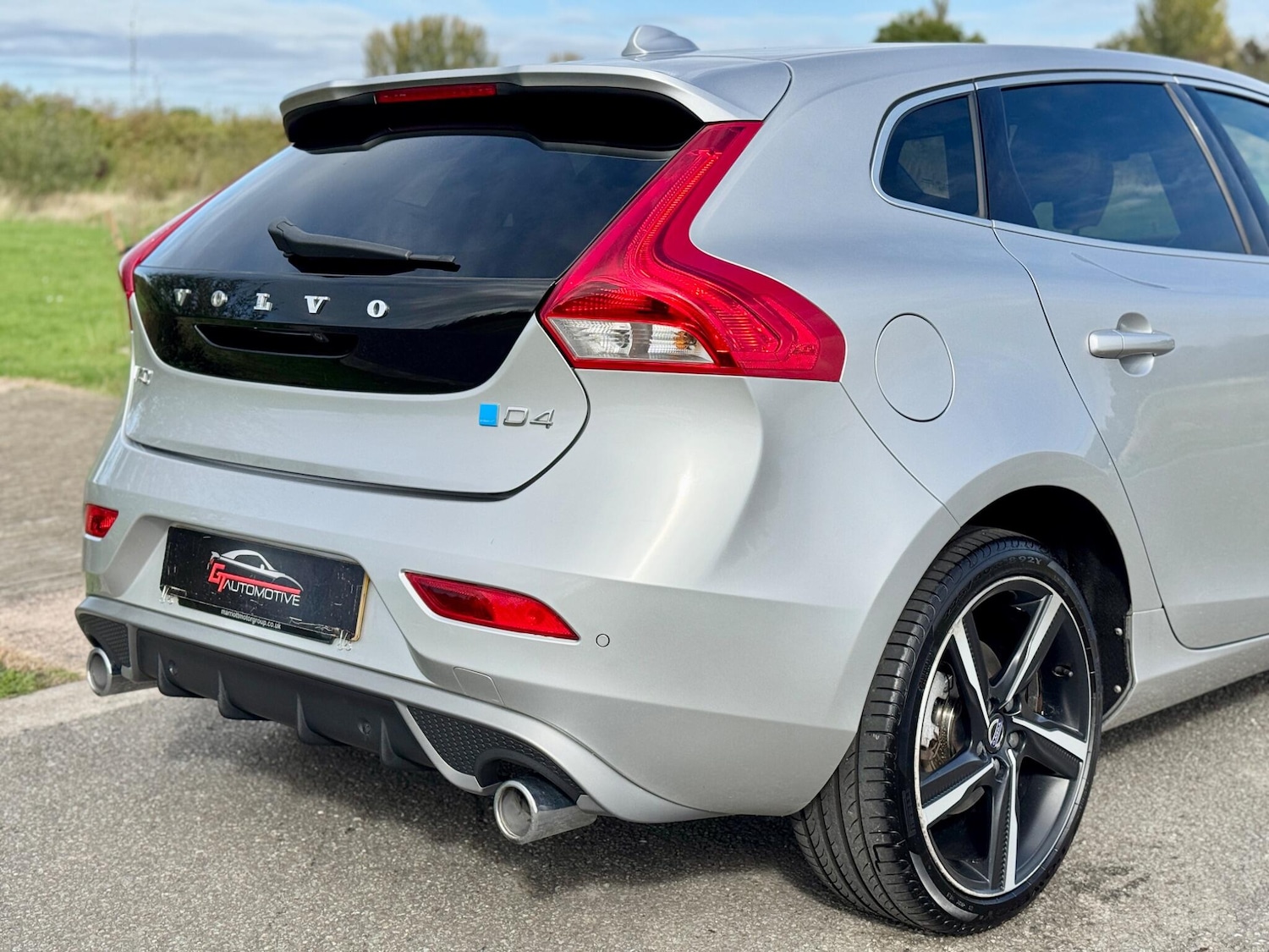 Used Volvo V40 2016 for sale - 76361396: Photo 10