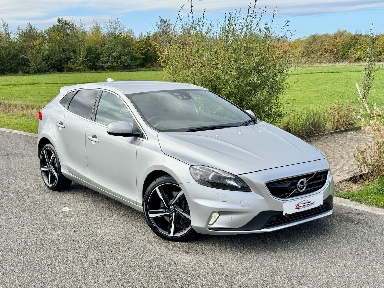 Used Volvo V40 2016 for sale - 76361396: Photo 3