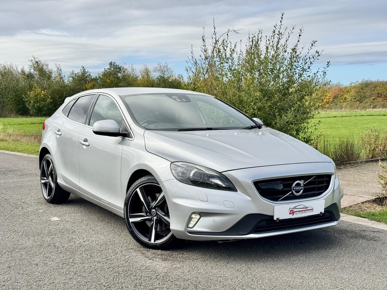 Used Volvo V40 2016 for sale - 76361396: Photo 5