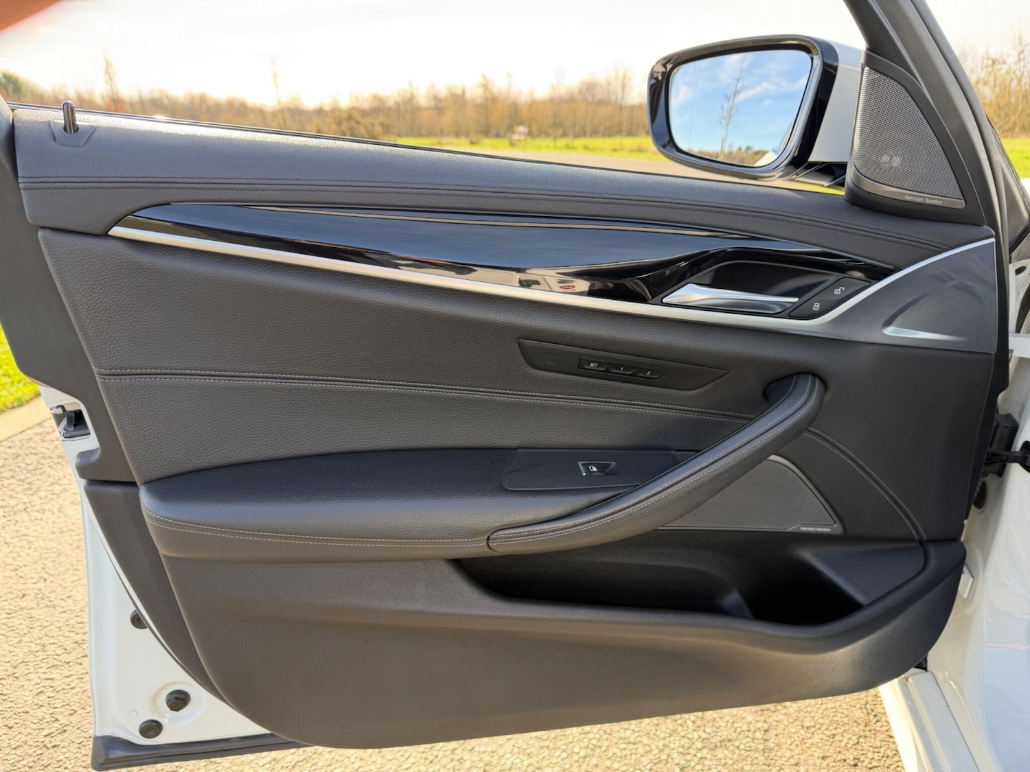 Used BMW 5 Series 2017 for sale - 77550420: Photo 48