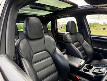 Used Porsche Cayenne 2017 for sale - 78695118: Photo