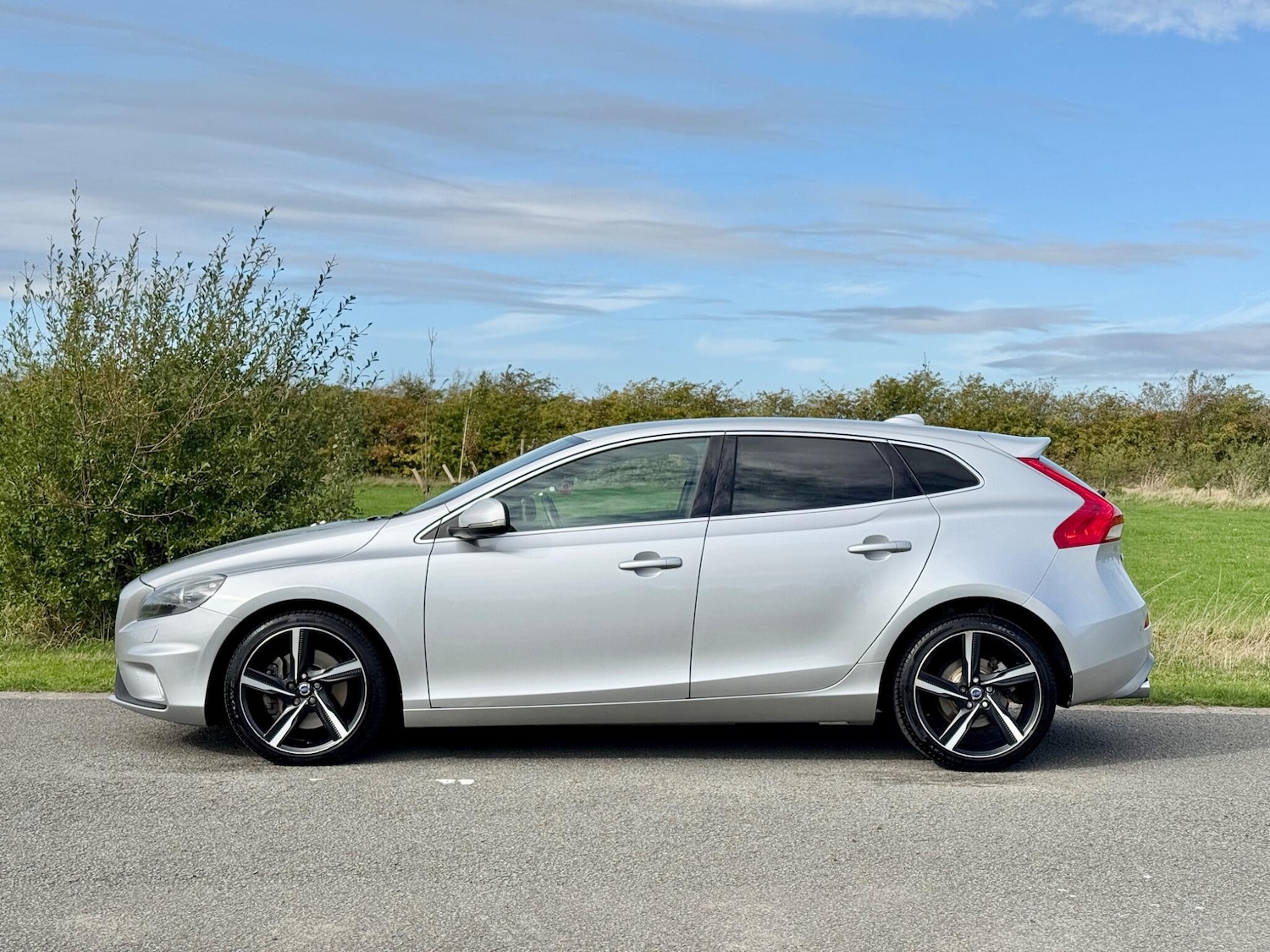 Used Volvo V40 2016 for sale - 77101770: Photo 15