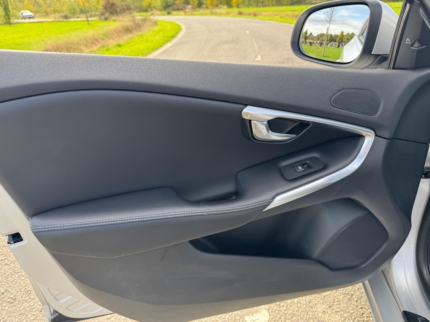 Used Volvo V40 2016 for sale - 77101770: Photo 44