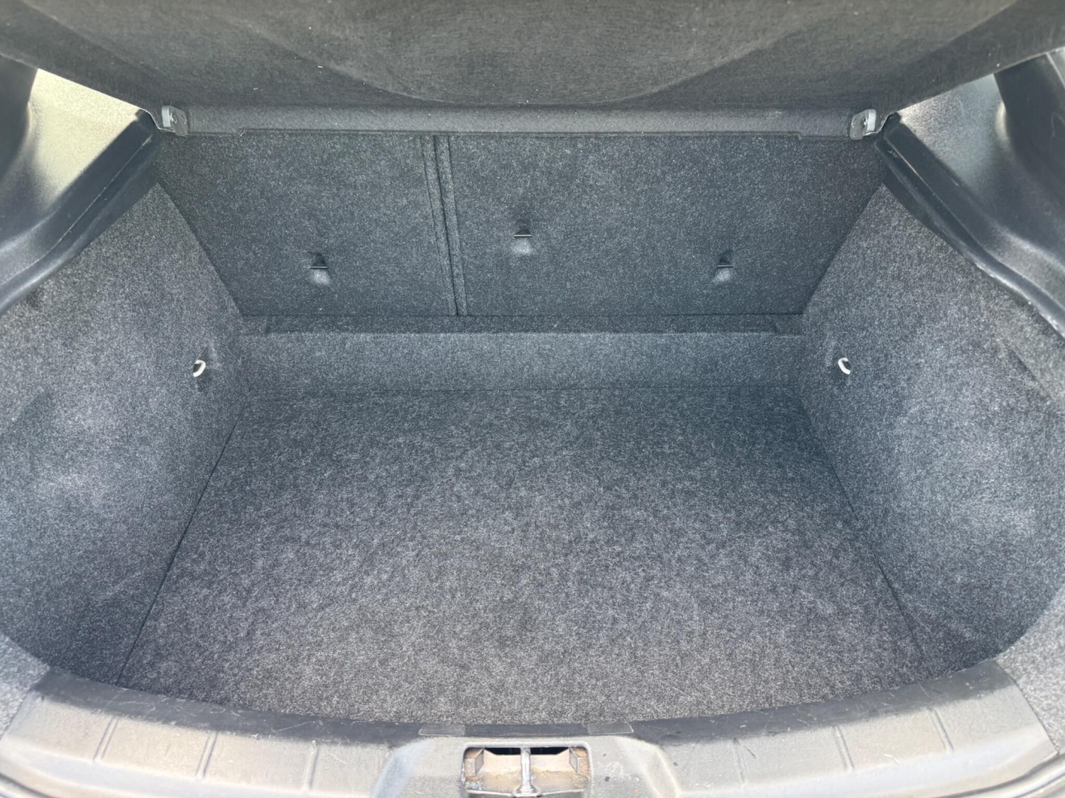 Used Volvo V40 2016 for sale - 77101770: Photo 45