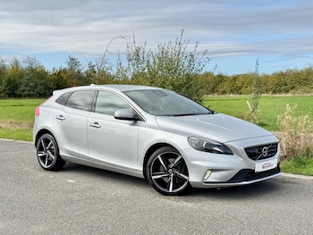 Used Volvo V40 2016 for sale - 77101770: Photo